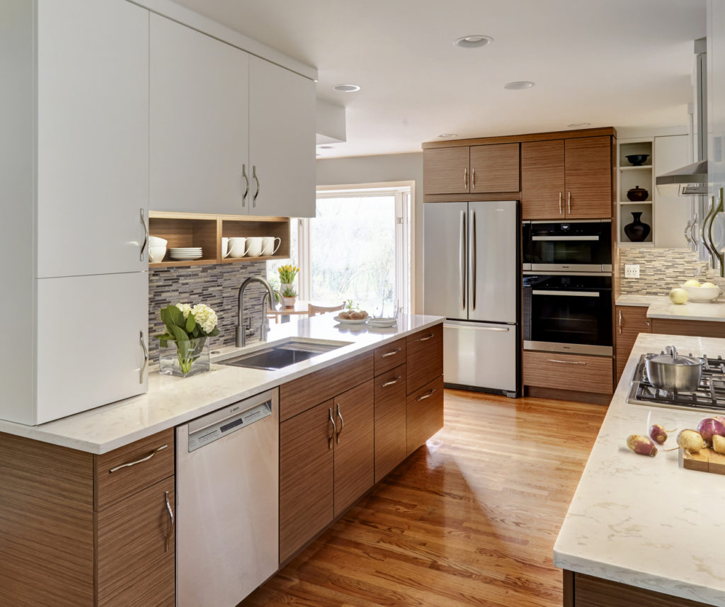 Contemporary two-tone kitchen | Dream Kitchens
